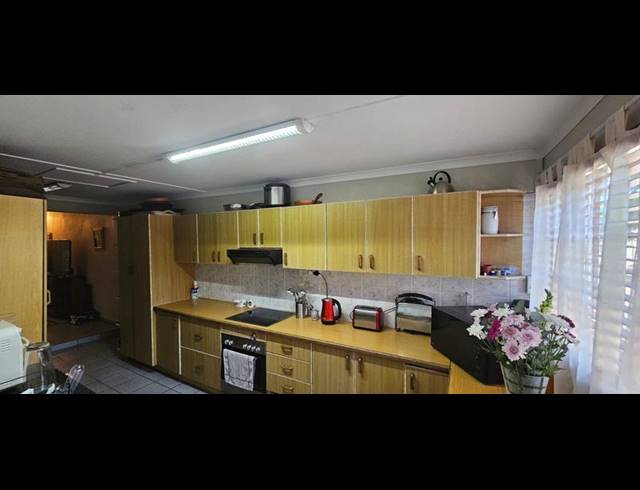 3 BEDROOM PROPERTY TO RENT IN ARBORETUM